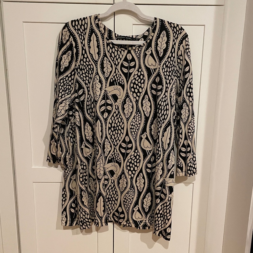 Gudrun Sjoden unworn Leaf abstract Pattern tan and black Tunic Top Size Large